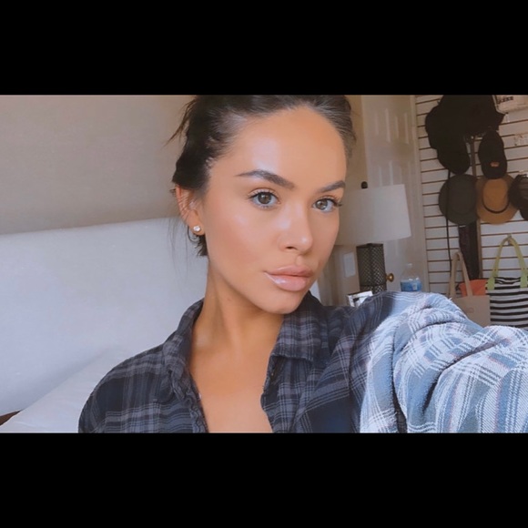 Profile Picture of Francesca Barbarotto (@fbarbarotto) on Poshmark