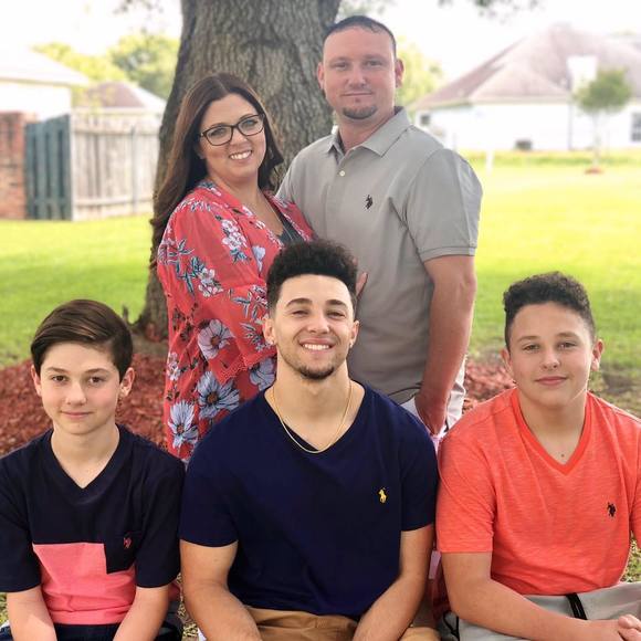 Profile Picture of Steven Arsement (@sarsement) on Poshmark