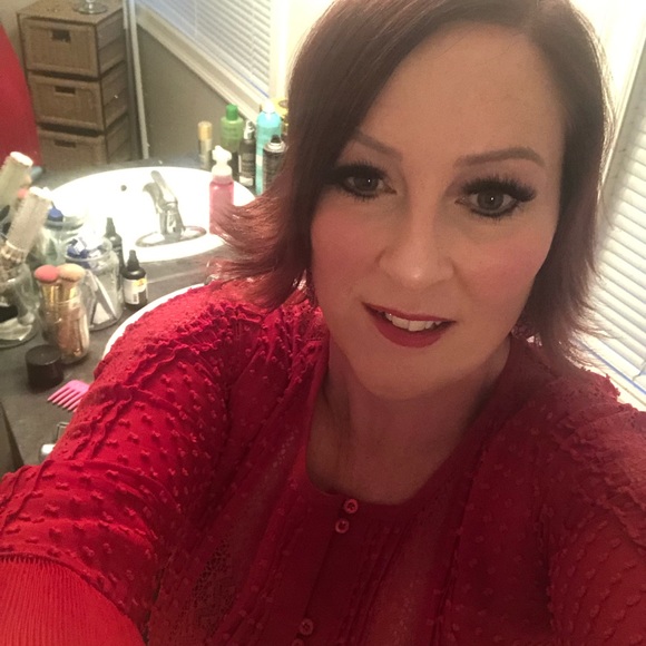 Zoe Becker - Poshmark Profile Picture of Zoe Becker (@zoebex) on Poshmark