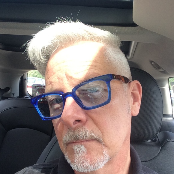 Profile Picture of Craig Adams (@zeeatomzp) on Poshmark