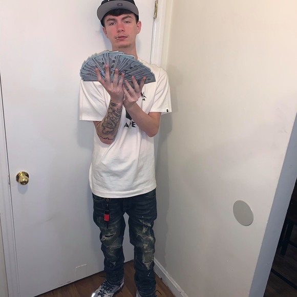 Profile Picture of Jacob Jay (@jacobjay968) on Poshmark
