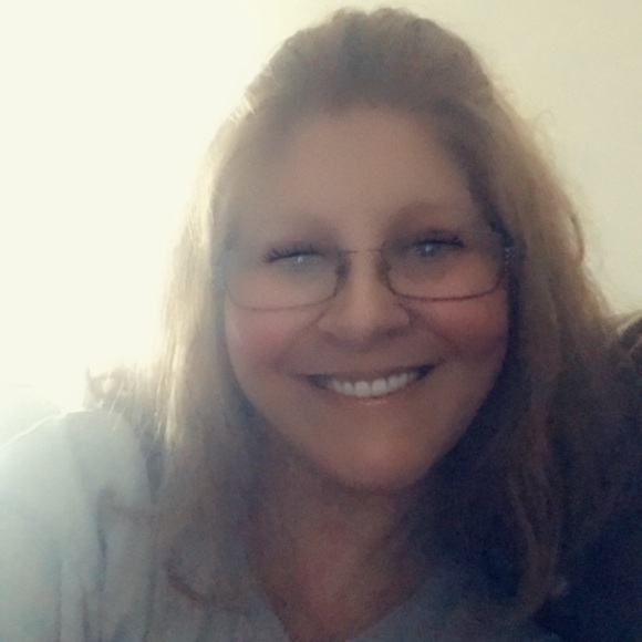 Profile Picture of Dawn Conley (@dboyd12) on Poshmark
