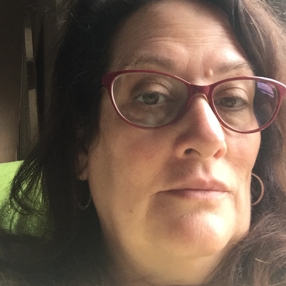 Profile Picture of Lisa Rawlins (@vashonlady) on Poshmark