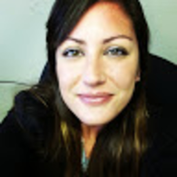 Profile Picture of Fran Horvath (@franhorvath) on Poshmark