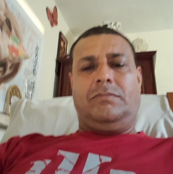 Profile Picture of Raynuer Vargas (@vargas22021968) on Poshmark