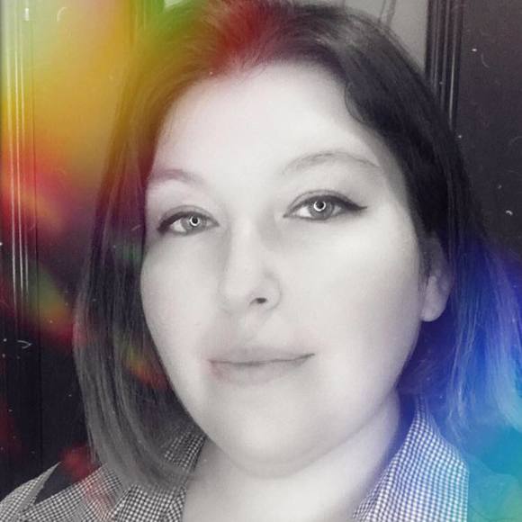 Profile Picture of Yvonne Keller (@onecandyangel) on Poshmark