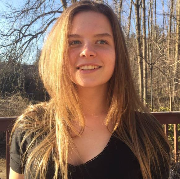 Profile Picture of Megan Scheuring (@meganfrog) on Poshmark