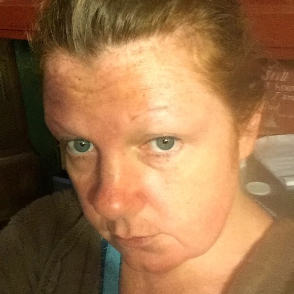 Profile Picture of Cathy Frankum (@catbird76) on Poshmark
