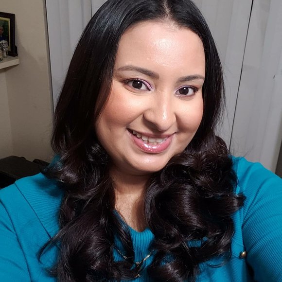 Profile Picture of Barrera Lily (@barreralily) on Poshmark