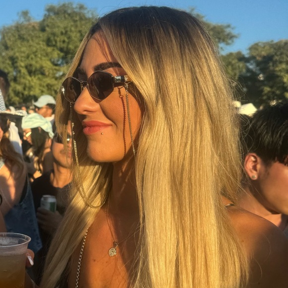 Profile Picture of Amber Mark guest (@amberborsch) on Poshmark