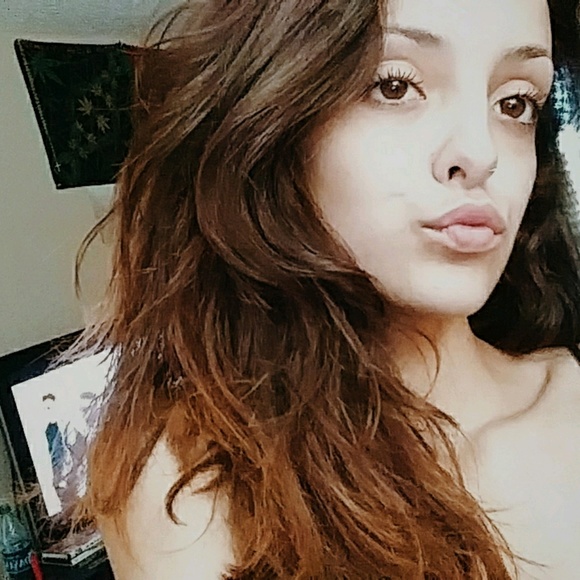Profile Picture of Miranda Stephens (@mesw7) on Poshmark
