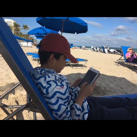 Profile Picture of Zheng Yang (@mygreentree) on Poshmark