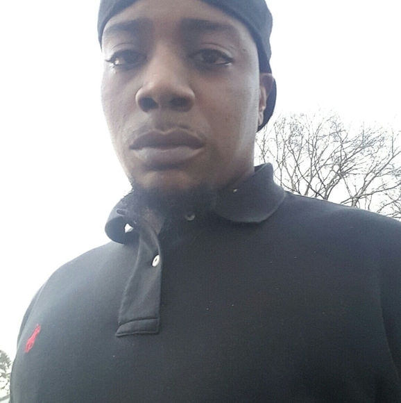 Profile Picture of Quentin Hight (@qhight) on Poshmark