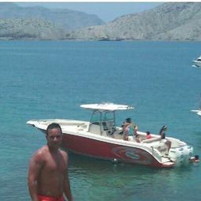 Profile Picture of Robert Alejandro Flo (@robert_alejandr) on Twitter