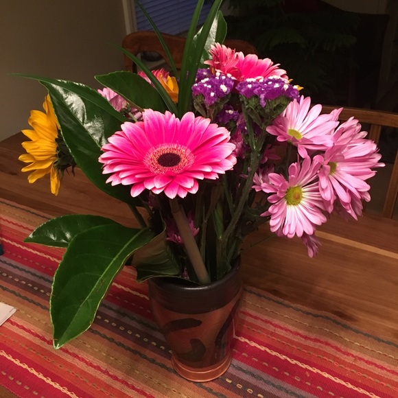 Profile Picture of Debbie Ryder (@debstudio8) on Poshmark