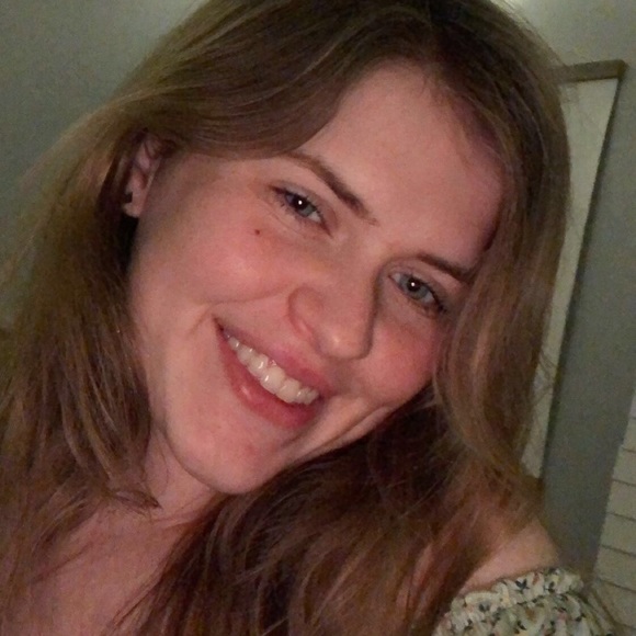 Marlaina Dzierzanowski - Poshmark Profile Picture of Marlaina Dzierzanowski (@marlainad) on Poshmark