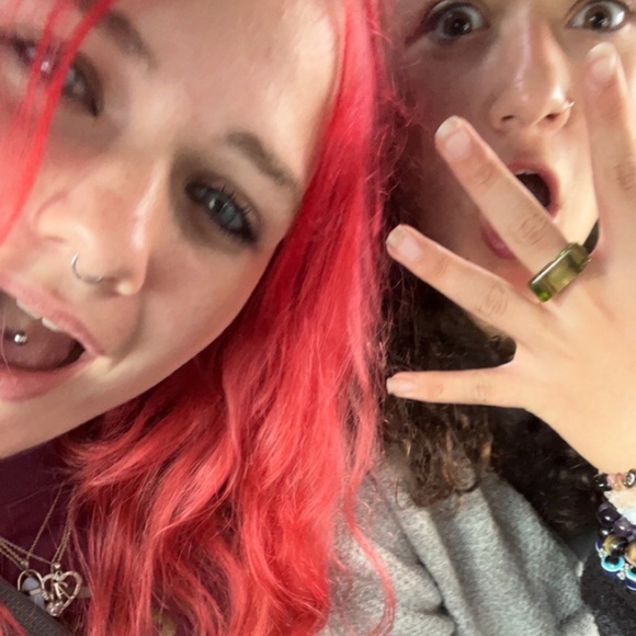 Profile Picture of Amber Shammall (@ammymoomoo123) on Poshmark