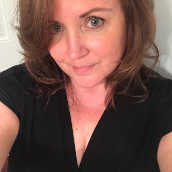 Profile Picture of Brenda Goldstein (@upearly530) on Poshmark