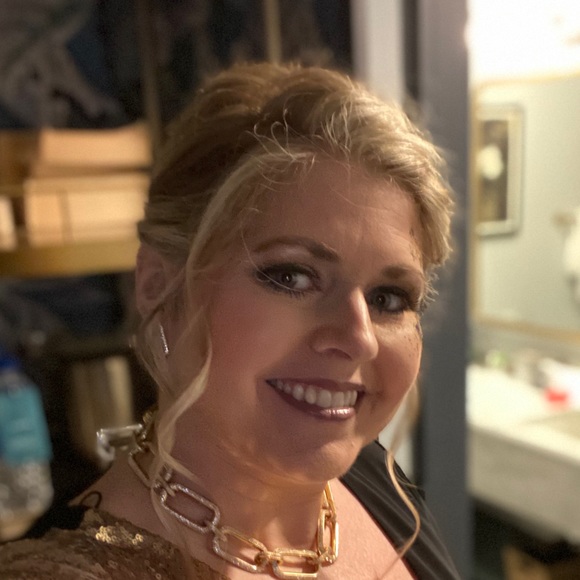 Profile Picture of Christina Qualls (@ukctina) on Poshmark