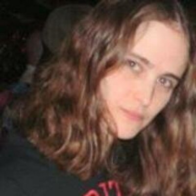 Profile Picture of Sylvia Fox (@Snowden_Silver) on Twitter