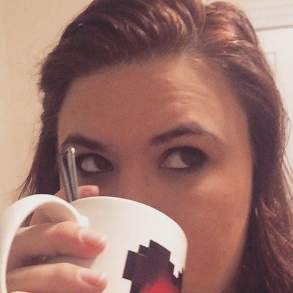 Ashley Decosta - Poshmark Profile Picture of Ashley Decosta (@nuthinduan) on Poshmark