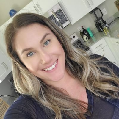 Profile Picture of Danielle Coward (@CowardDanielle) on Twitter
