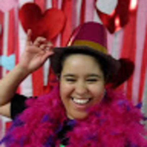 Profile Picture of Ivar Arredondo (@ivararredondo1) on Poshmark