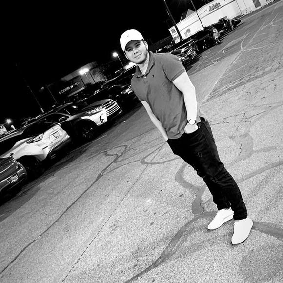 Profile Picture of Alexander Garcia (@alexander044) on Poshmark