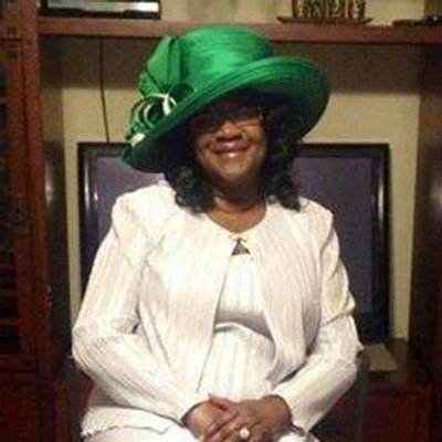 Profile Picture of Shirley Hawkins (@thadivascloset1) on Twitter