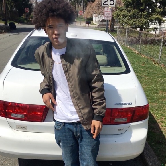 Profile Picture of Ryan Mcrae (@ryan42001) on Poshmark