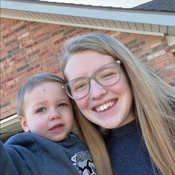 Profile Picture of Sam Huffman (@samhuffman10) on Poshmark