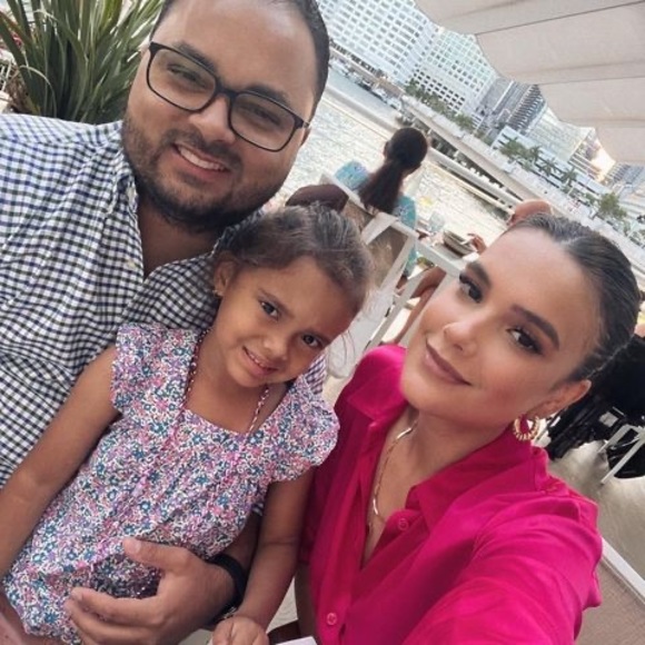 Profile Picture of Sharin Iguaran (@sharin_iguaran) on Poshmark