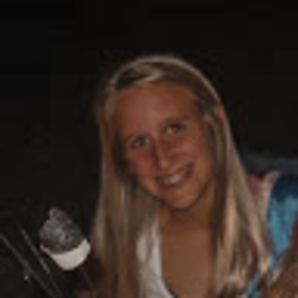 Profile Picture of Rosemary Rumchak (@rosemaryrumchak) on Poshmark