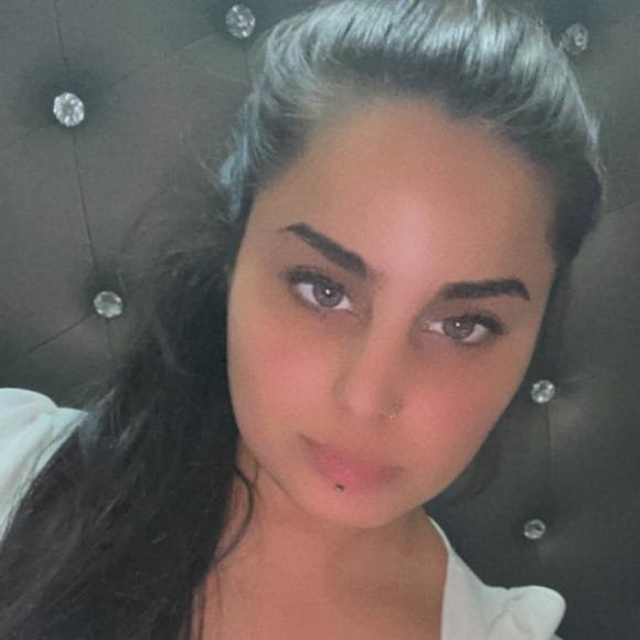 Profile Picture of Florentina Oancea (@t1namarie) on Poshmark