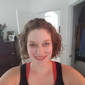Profile Picture of Ann Maloney (@annehnes) on Twitter