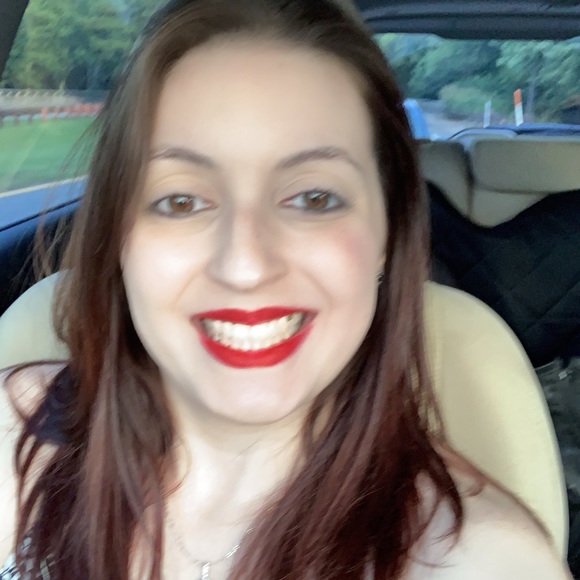 Profile Picture of Vivian Morganti (@cadavi08) on Poshmark