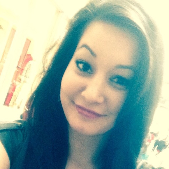 Profile Picture of Mary Birchfield (@mary_birchfield) on Poshmark