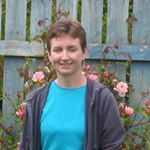 Profile Picture of Helen Roberts (@hedgerowprints114) on Instagram