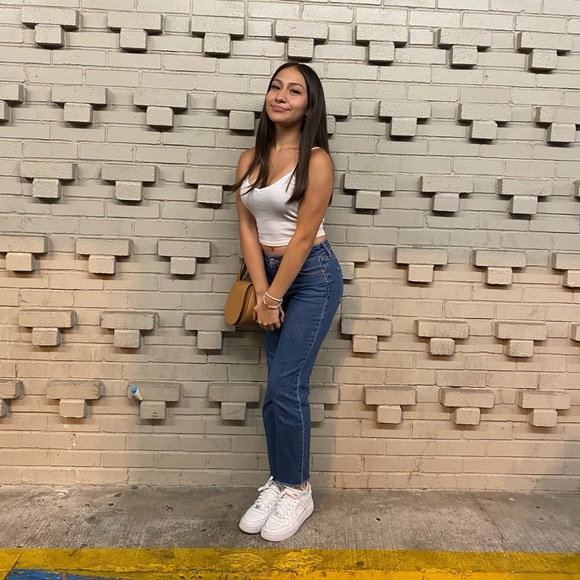 Profile Picture of Regina Facundo (@regina_facundoo) on Poshmark