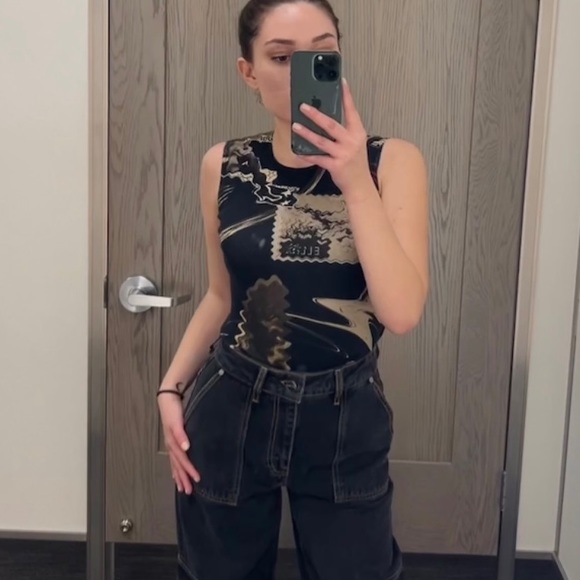 Profile Picture of Melanie Stanwick (@melstanwick) on Poshmark