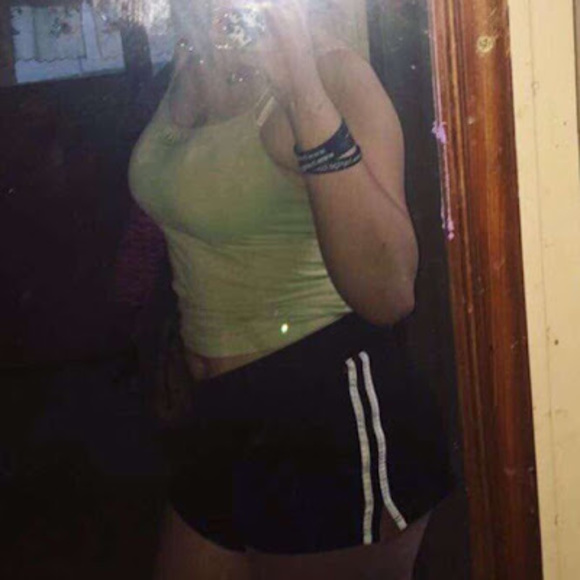 Profile Picture of Annie Posusta (@annieposusta) on Poshmark