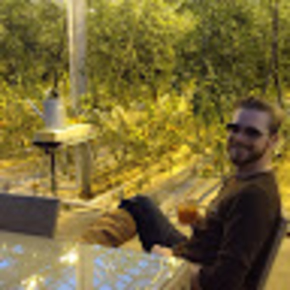 Profile Picture of Evan Bergwall (@trippfl) on Poshmark