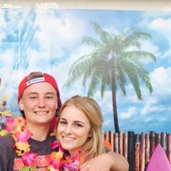 Profile Picture of Zach Oravetz (@zachoravetz4) on Poshmark