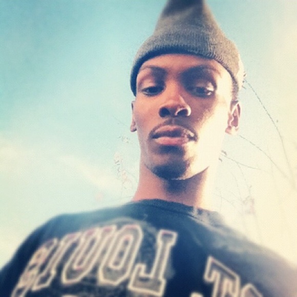 Profile Picture of Aaron Fox (@aaron8213_) on Poshmark