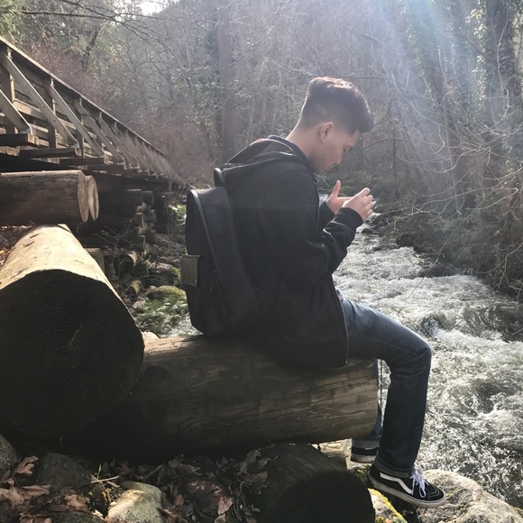 Profile Picture of Gabriel Fernando (@gfernando15) on Poshmark