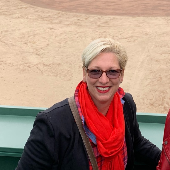 Profile Picture of Michele Petrucelli (@m_petrucelli) on Poshmark