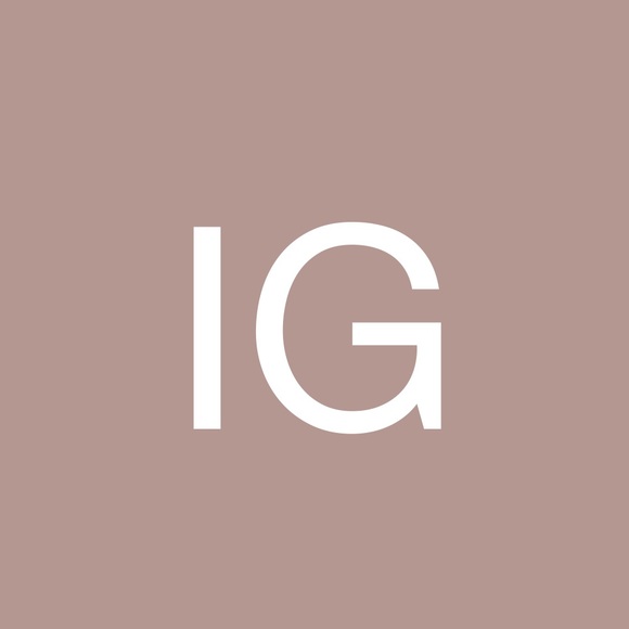 Profile Picture of Isabel Gill (@isabelgill246) on Poshmark