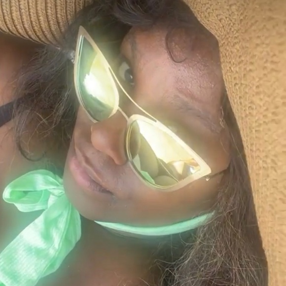 Profile Picture of ♥ posh ambassador + posh mentor ♥ .* posh ambassodor + posh mentor * (@shopaholic_inc) on Poshmark