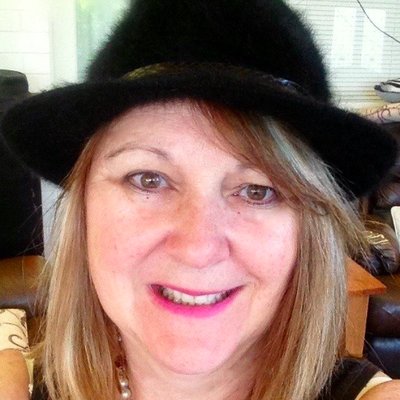 Profile Photo of Carol Lindsay (@CarollindsayART) on Twitter