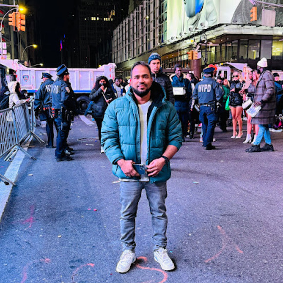 Profile Picture of Jamil Hussain (@jamilhnyc728) on Poshmark